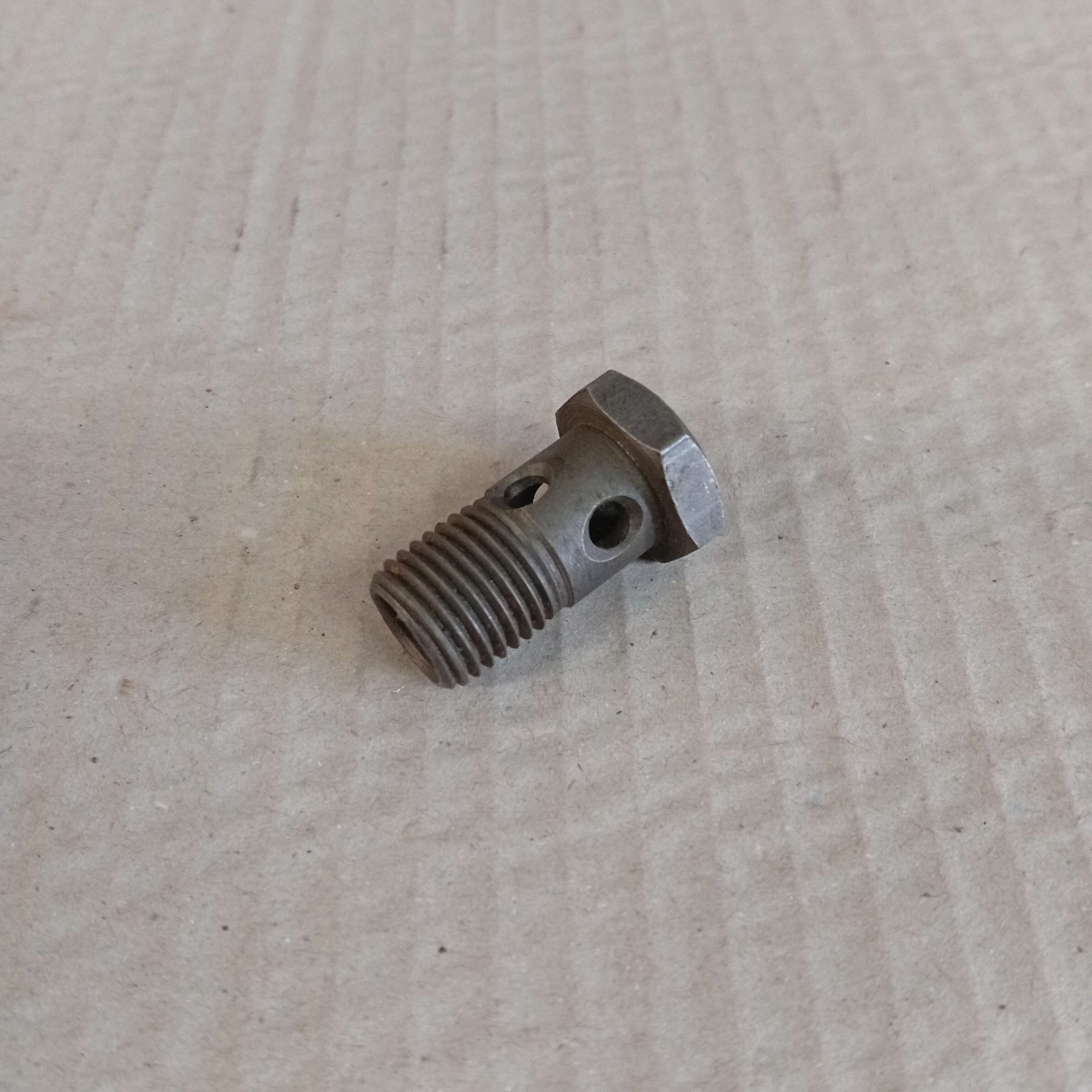 Šroub průtokový M14x1,5