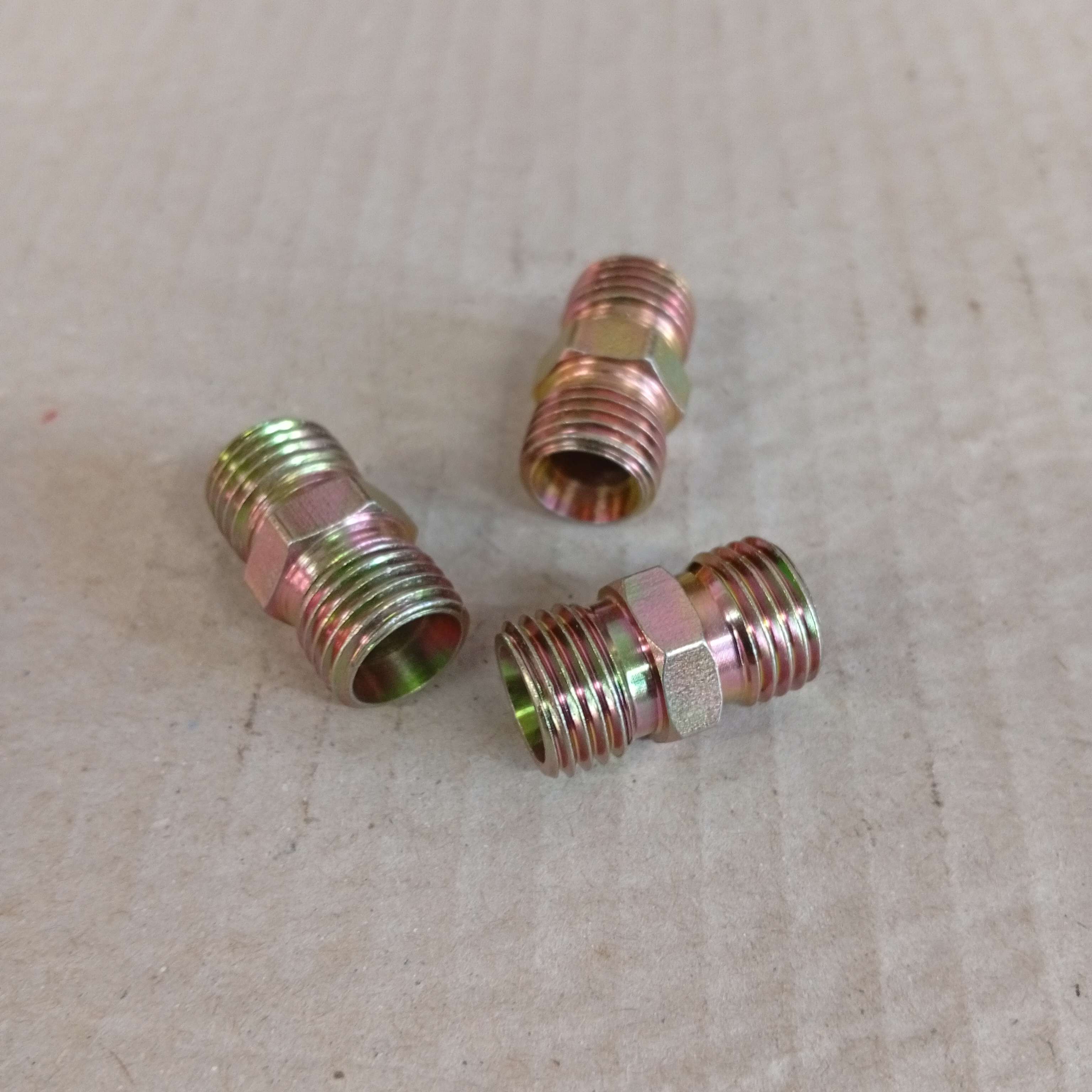 Hrdlo dvojité M14x1,5 - konus / konus