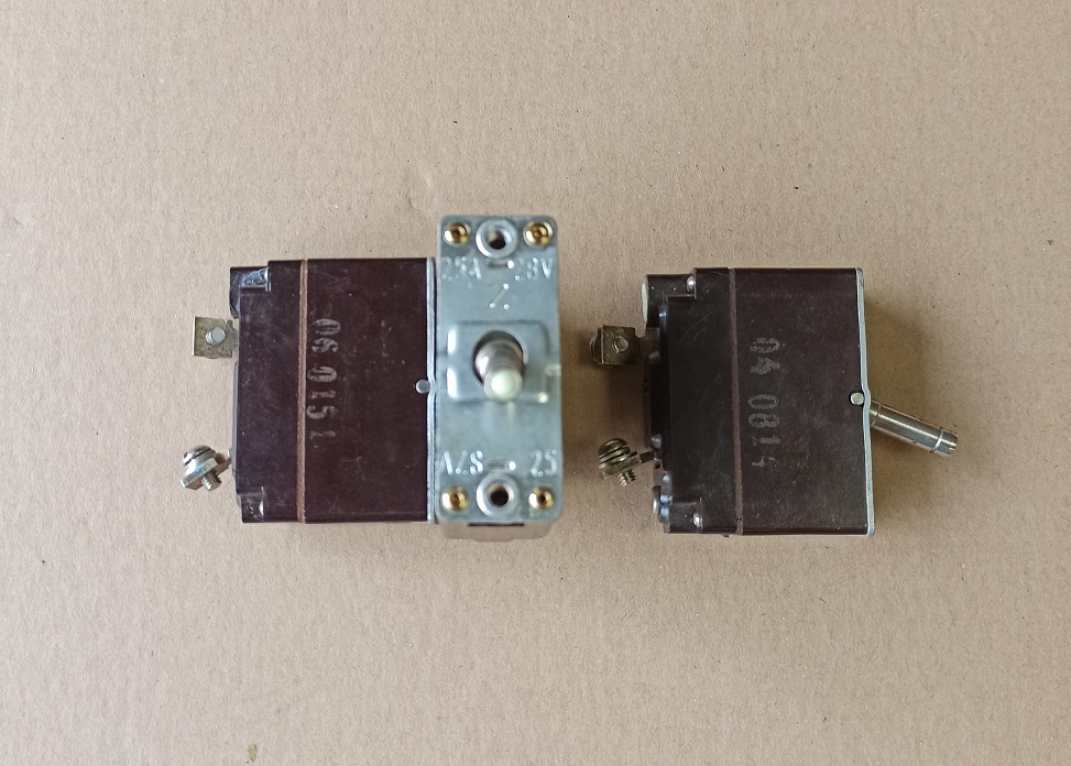 Jistič AZS-25A / 28V