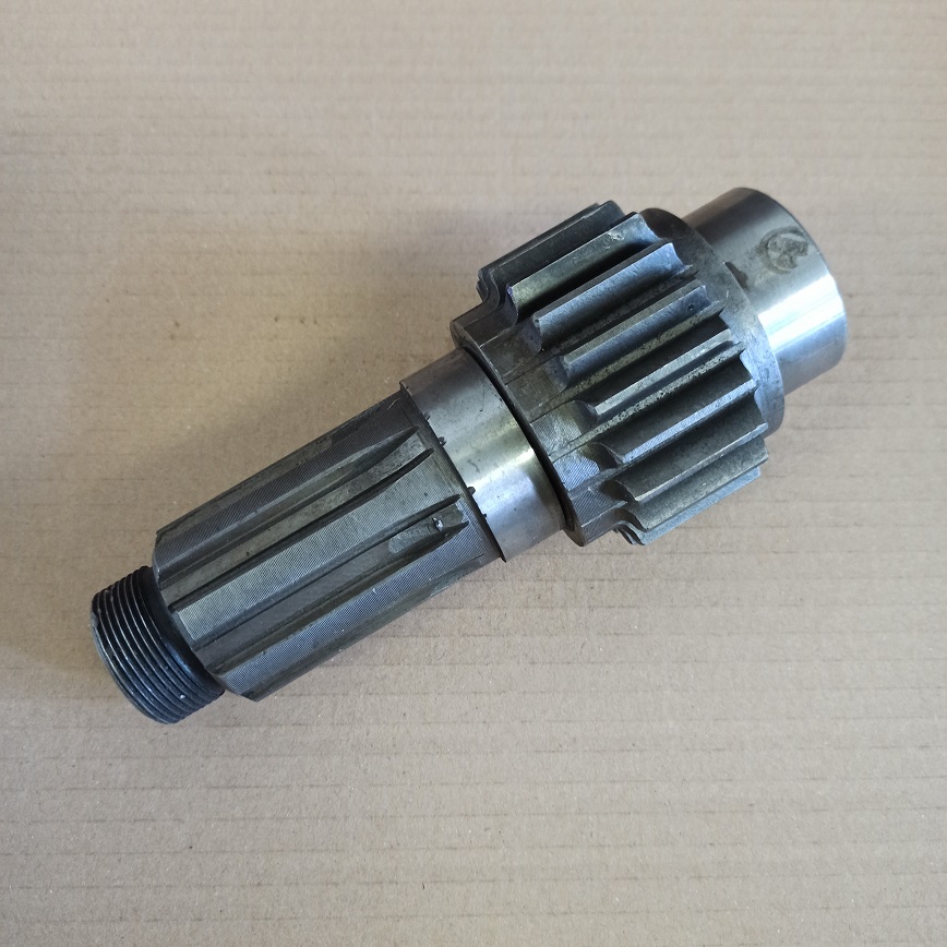 Kolo ozubené s hřídelí kratší 165 mm - 20 zubů