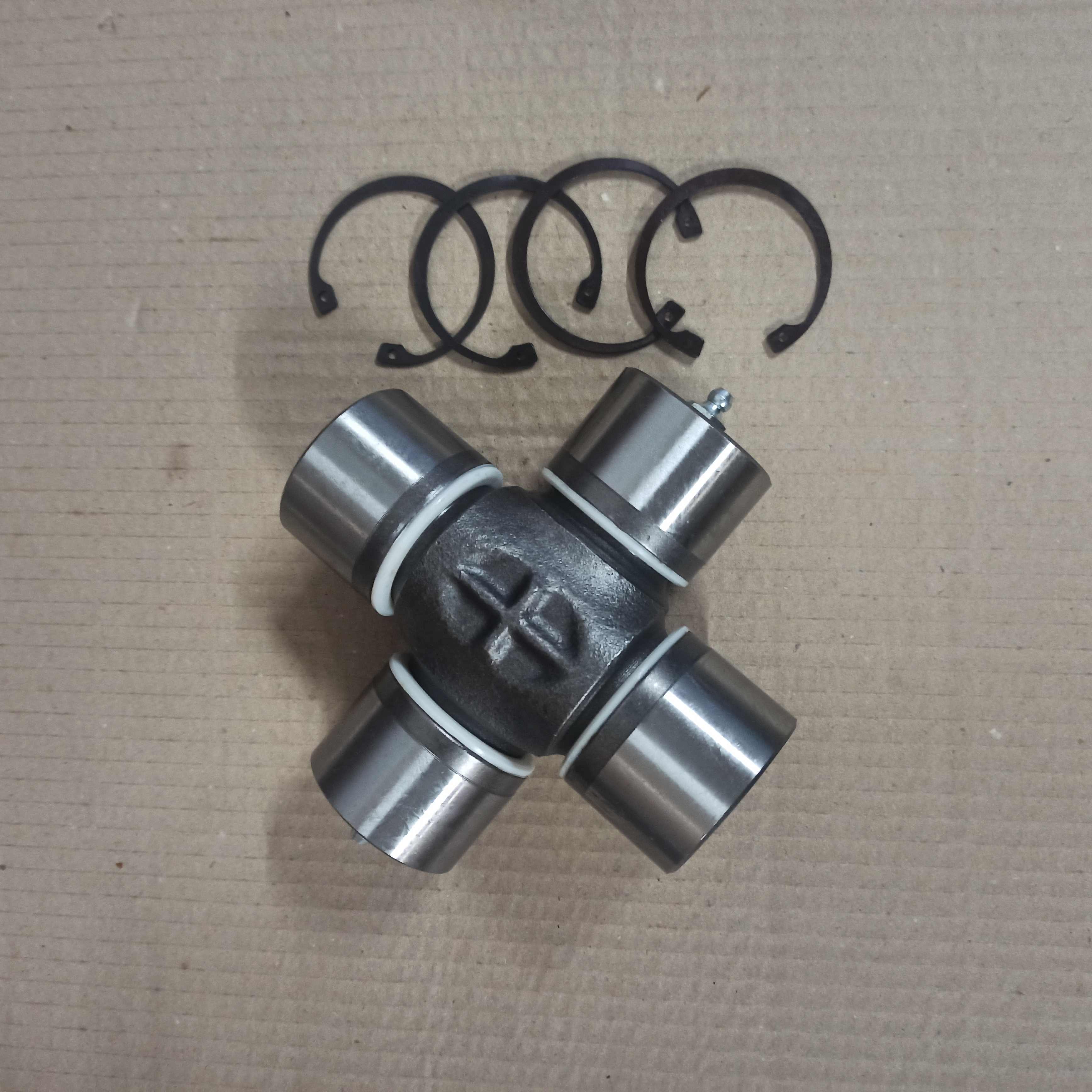 Kříž kloubovice úplný GKN 700228 - T815 EURO II-IV