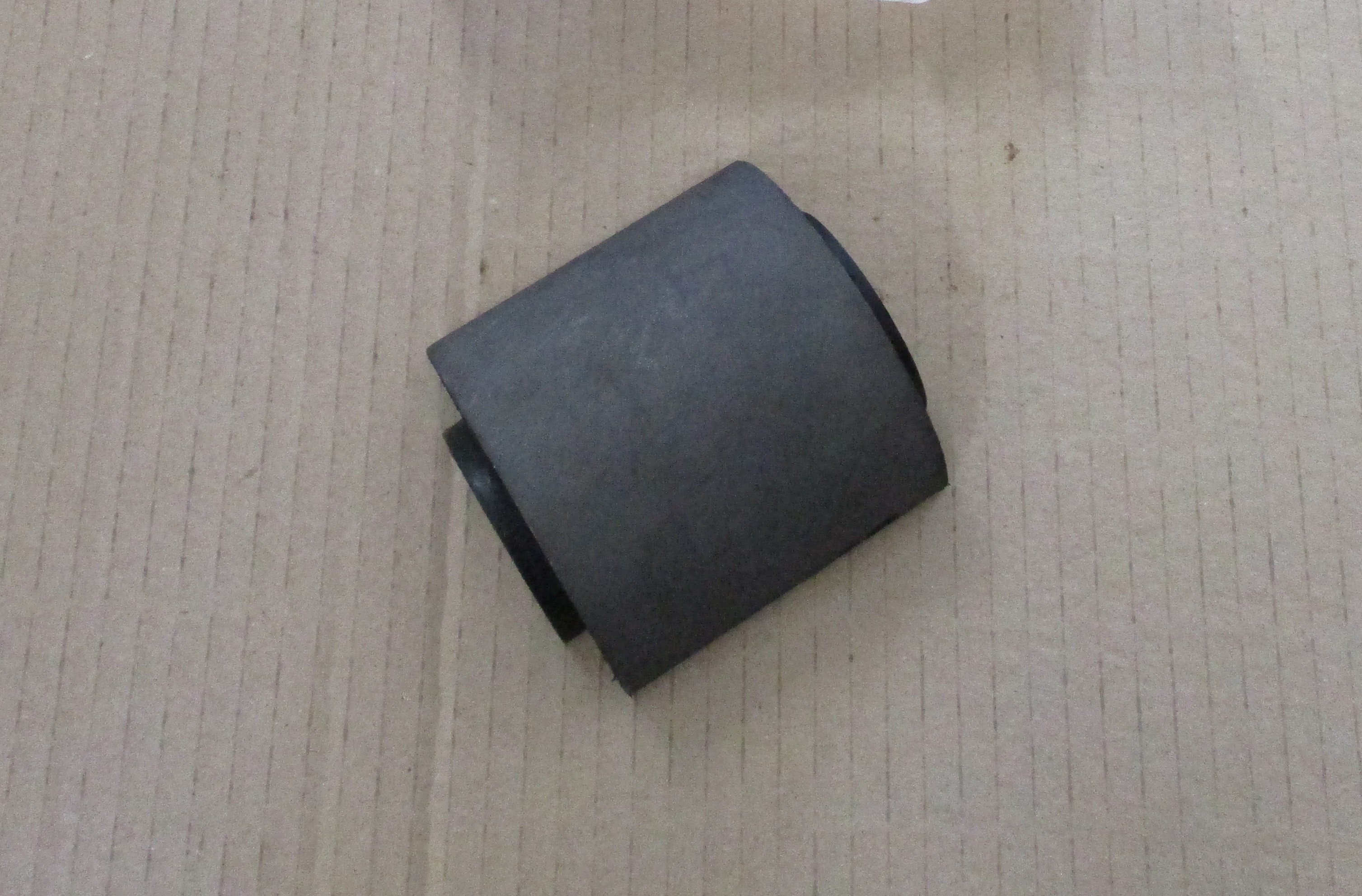 Pouzdro stabilizátoru Iveco - 75x45x80mm