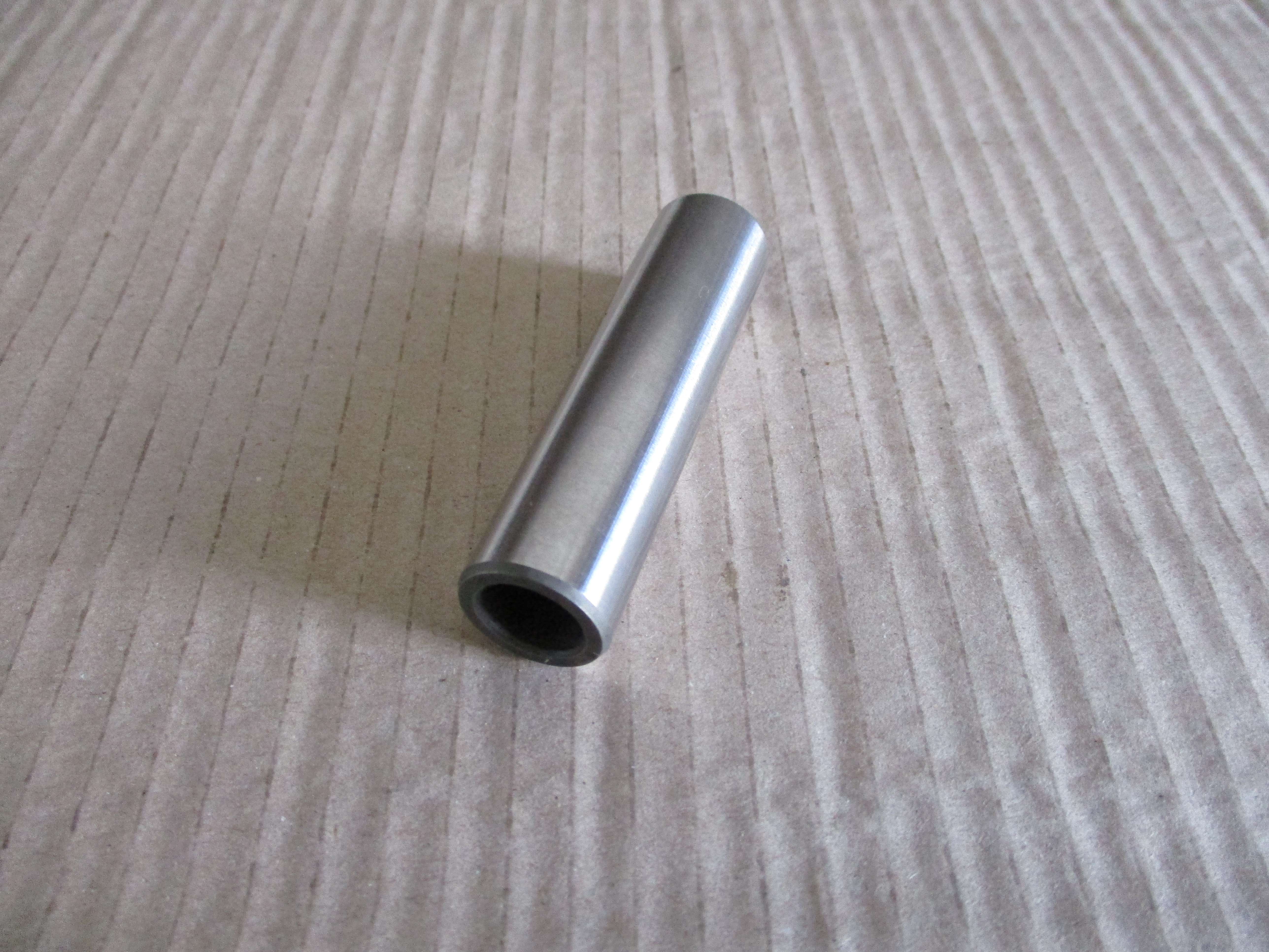 Čep pístní kompresoru 18x12x70mm