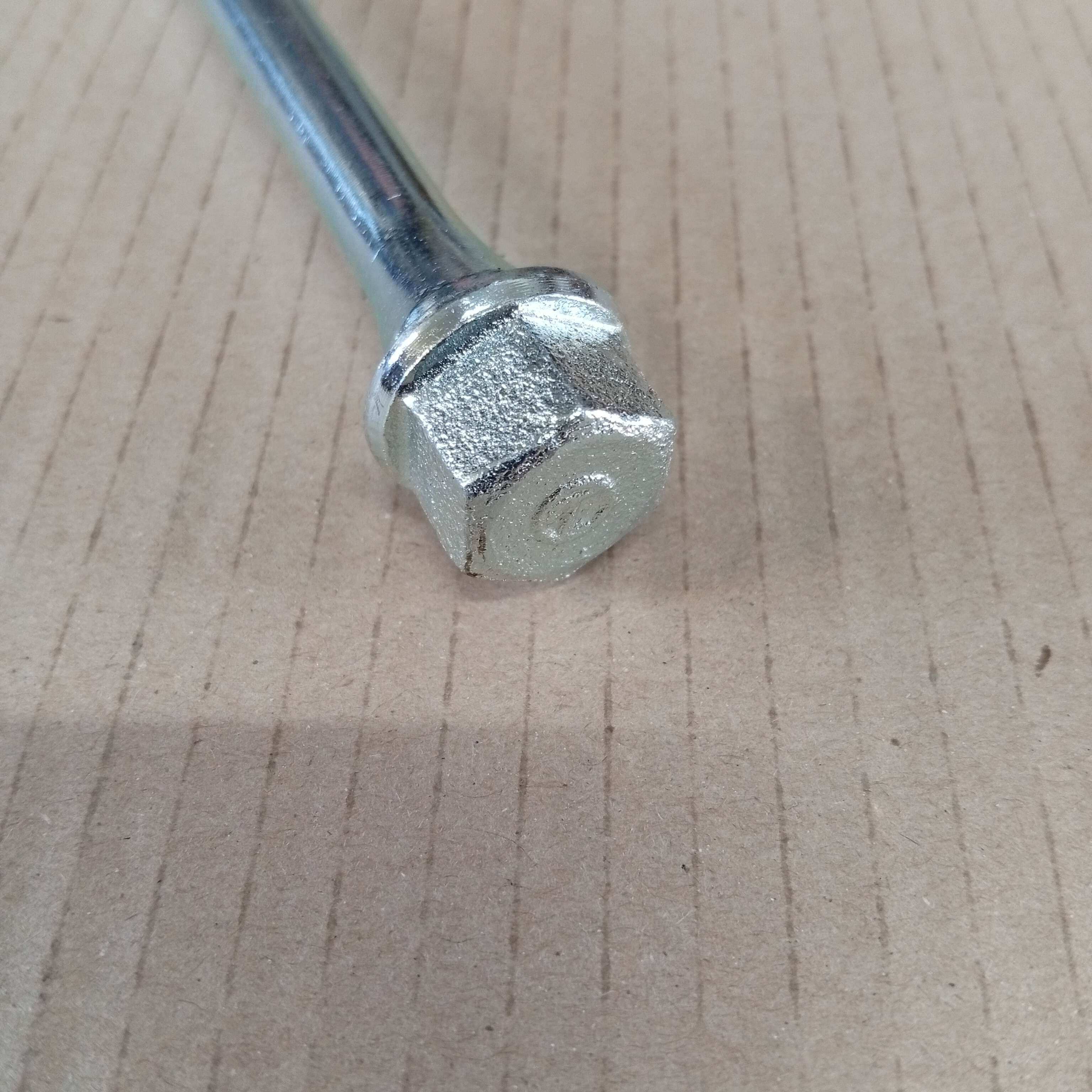 Šroub hlavy válců T138, T148, T813, T815, OT-64 - originál