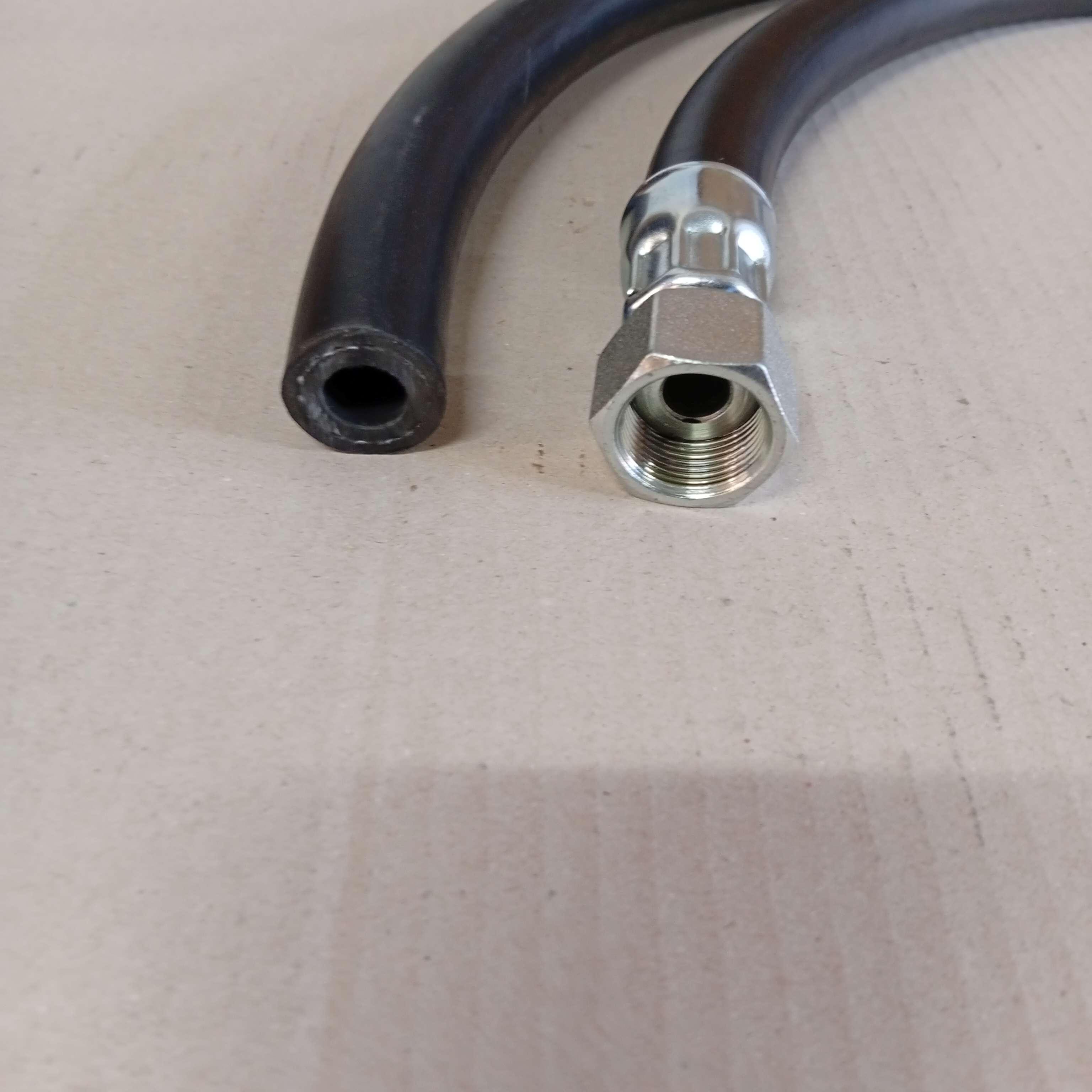 Hadice brzdová přední PV3S - 13x720 mm - M22x1,5 / volný konec 