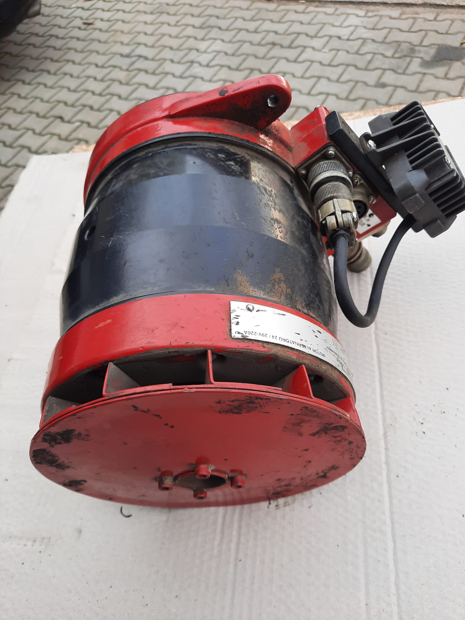 Alternátor TEPAS 28V/220A - použitý