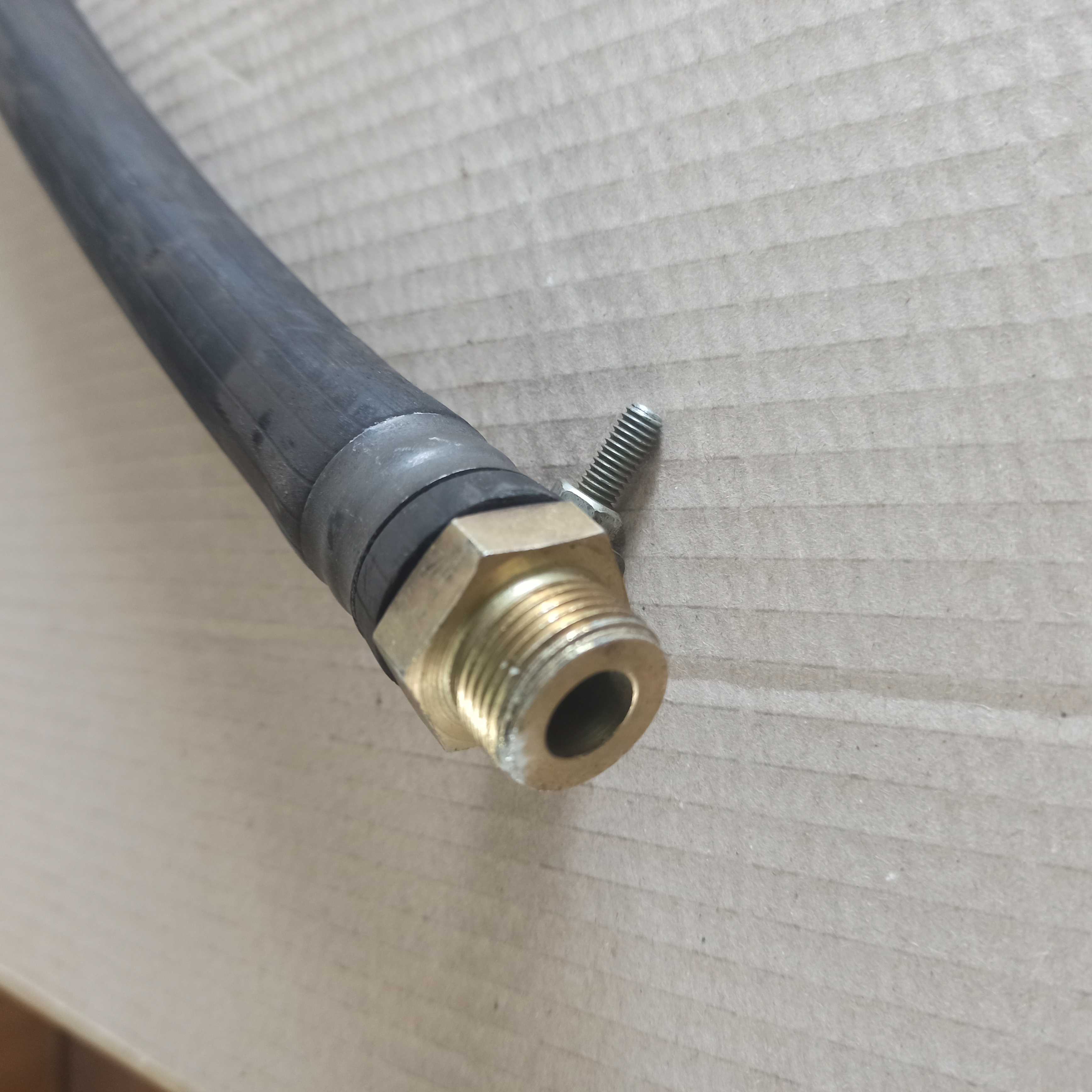 Hadice vzduchová 13x1000 / 1x šroubení / 1x matice / závity M22 / Karosa Š11