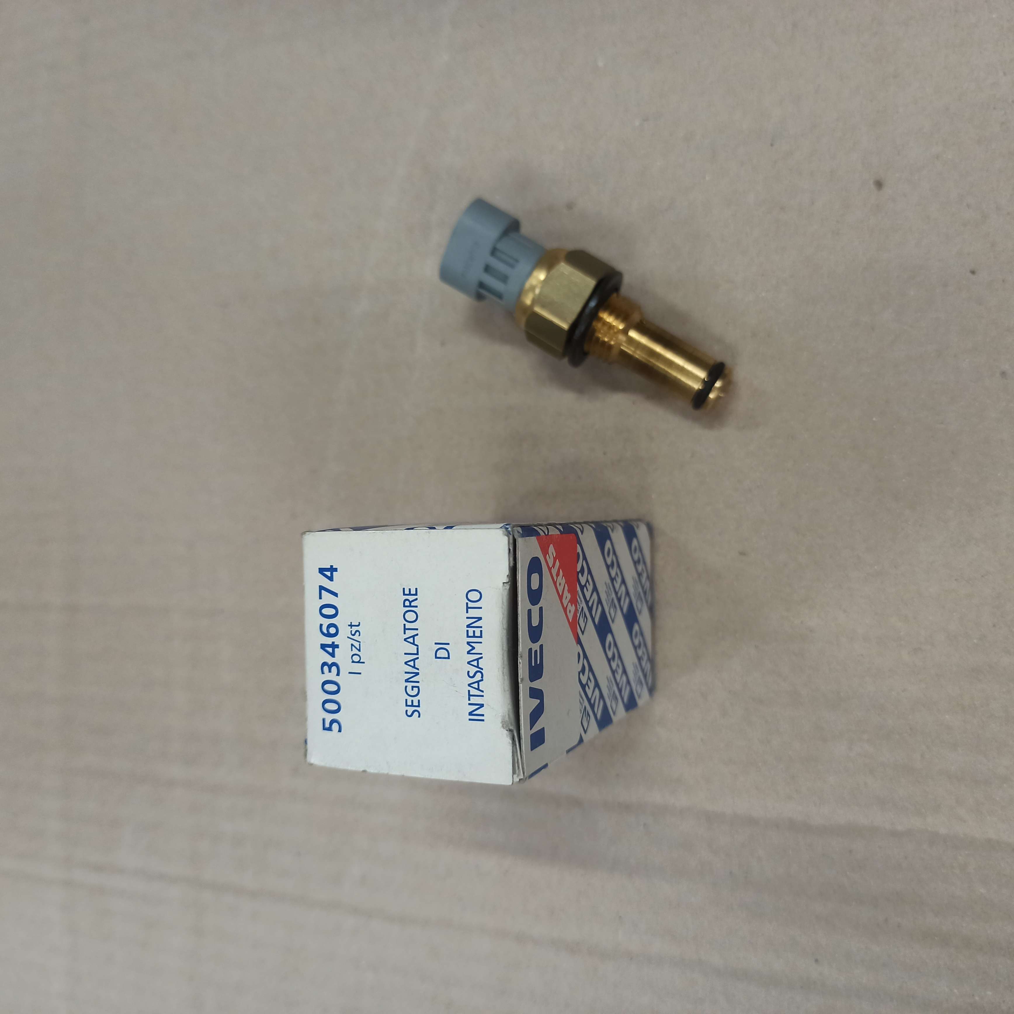 Snímač znečištění filtru paliva IVECO