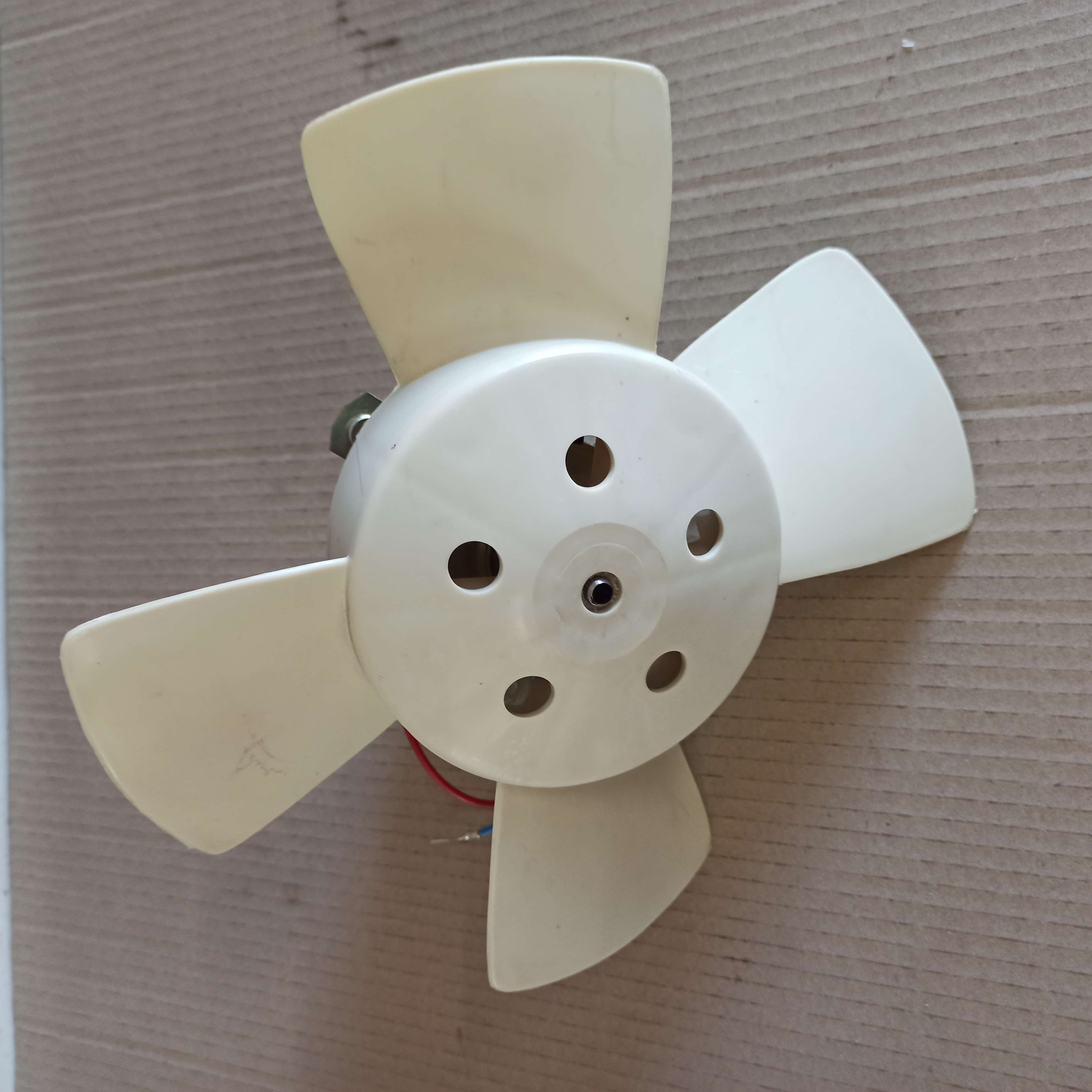 Motorek střešní s ventilátorem Karosa, Trolejbus