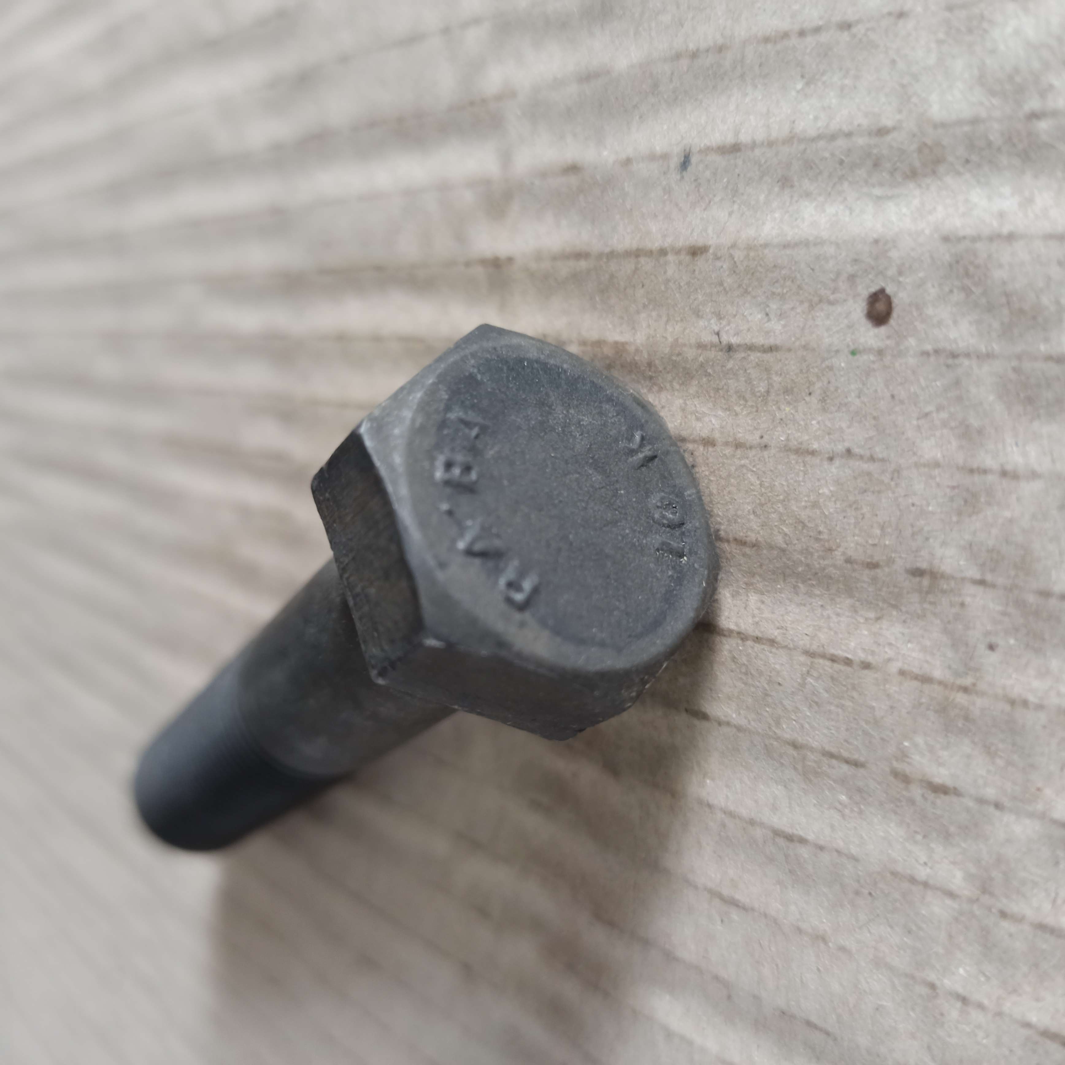 Šroub přední nápravy M16x1,5x70mm - Karosa Š11