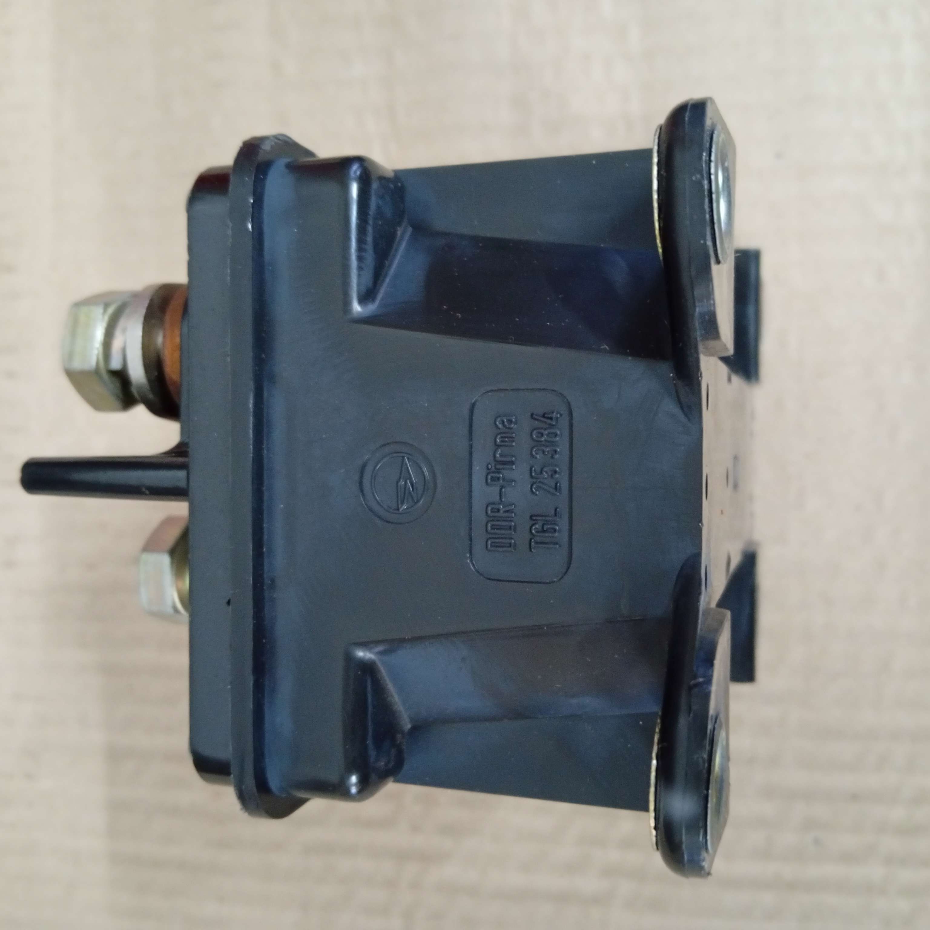 Přepínač baterií  12/24V  - DDR -  IFA, PV3S, T111, Zetor