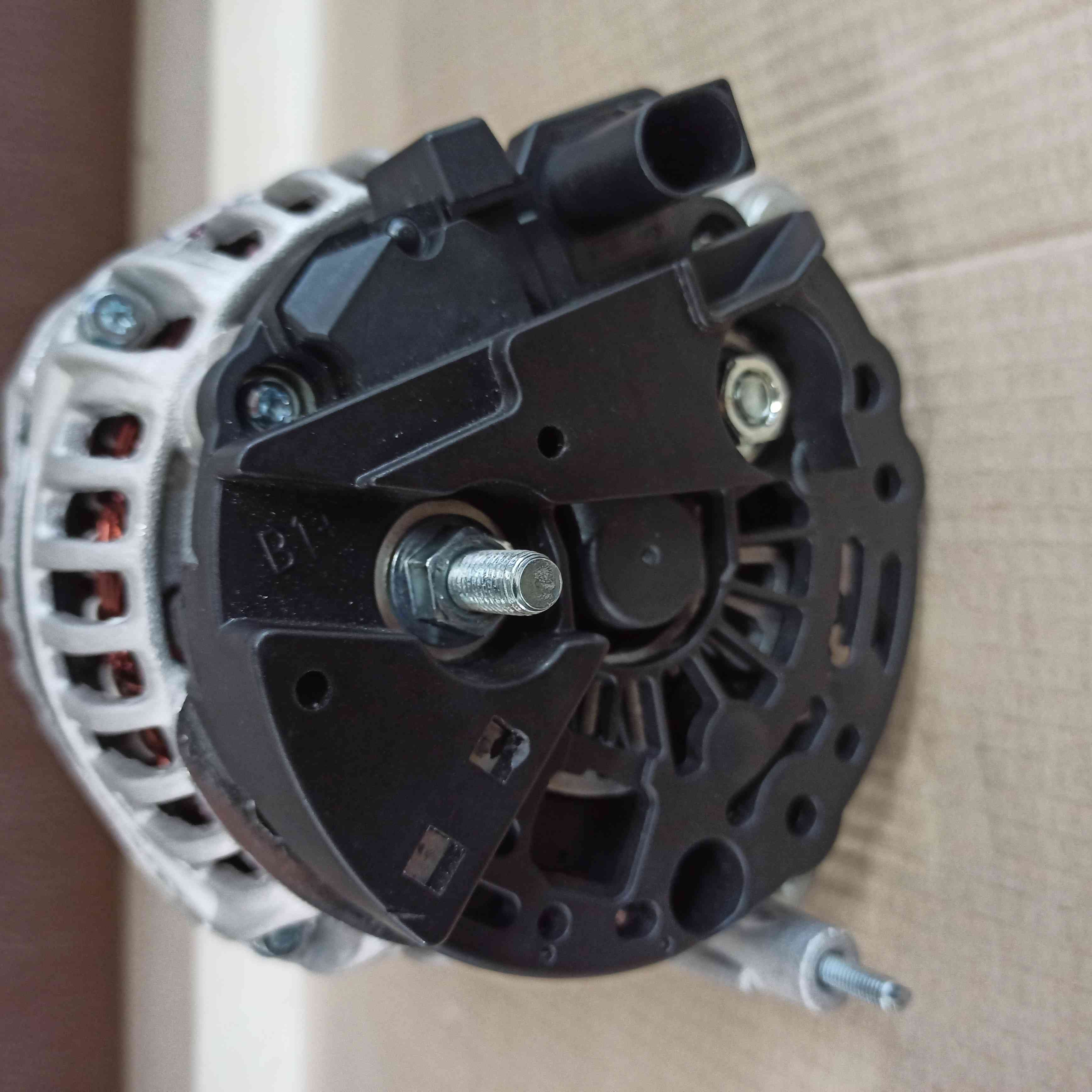 Alternátor Bosch 14V/120A - LRD, Defender 90/110, Škoda, Audi