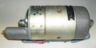 Motorek stěračů T813