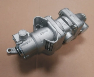 Brzdič hlavní dvouokruhový T815 - 226005