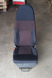 Sedadlo řidiče T810, Renault - opravené, nové čalounění