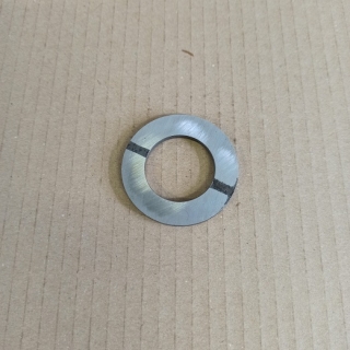 Příložka T815 - 30x50x3,5mm - demontováno z nové nápravy