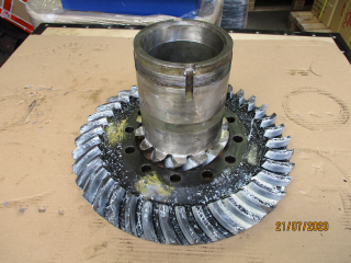 Soukolí zaběhnutéů, T815,  14/38 zubů, 12 děr, levá rotace zubů průměr 34,5 cm