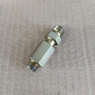 Šroubení posilovače řazení T813, T815