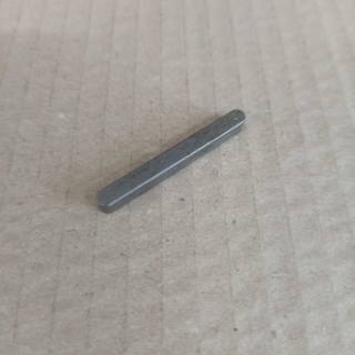 Pero těsné 4x4x38mm - klínek na hřídel olejového čerpadla PV3S
