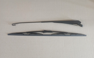 Stěrač kompletní T815